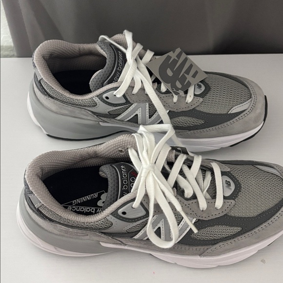 NWT New Balance 990 Womens Running Sneakers - Picture 2 of 9